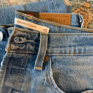 Levi Ribcage Jeans